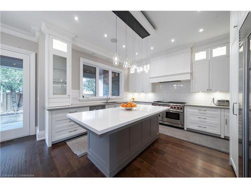 417 Scarsdale Crescent, Oakville, ON - Indoor Photo Showing Kitchen With Upgraded Kitchen