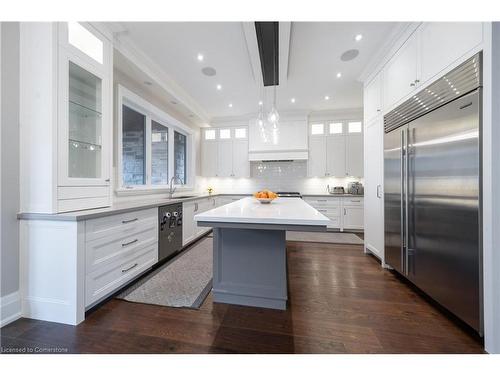 417 Scarsdale Crescent, Oakville, ON - Indoor Photo Showing Kitchen With Stainless Steel Kitchen With Upgraded Kitchen