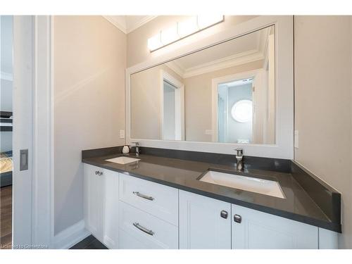 417 Scarsdale Crescent, Oakville, ON - Indoor Photo Showing Bathroom