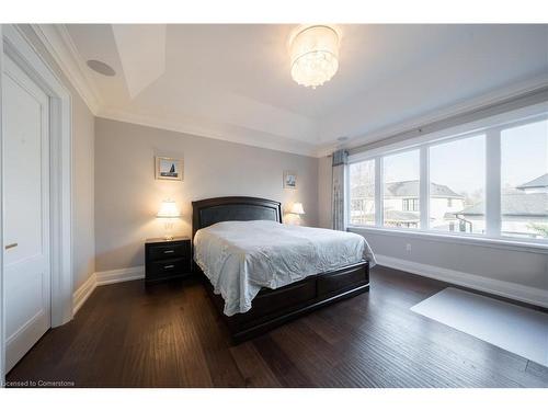 417 Scarsdale Crescent, Oakville, ON - Indoor Photo Showing Bedroom