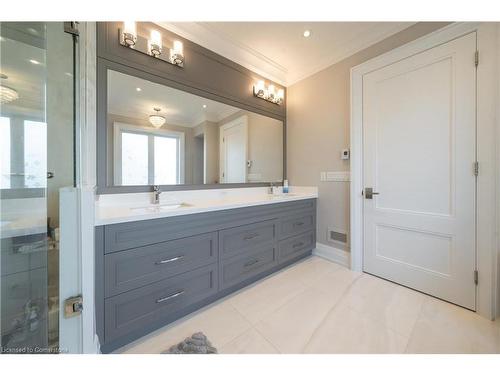 417 Scarsdale Crescent, Oakville, ON - Indoor Photo Showing Bathroom