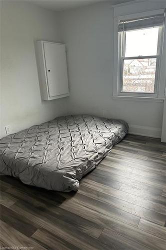 1090 Cannon Street E, Hamilton, ON - Indoor Photo Showing Bedroom