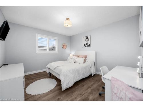 22 Southbrook Drive, Binbrook, ON - Indoor Photo Showing Bedroom