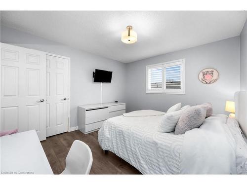 22 Southbrook Drive, Binbrook, ON - Indoor Photo Showing Bedroom