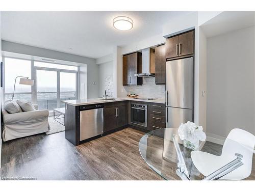 1808-2087 Fairview Street, Burlington, ON - Indoor Photo Showing Kitchen