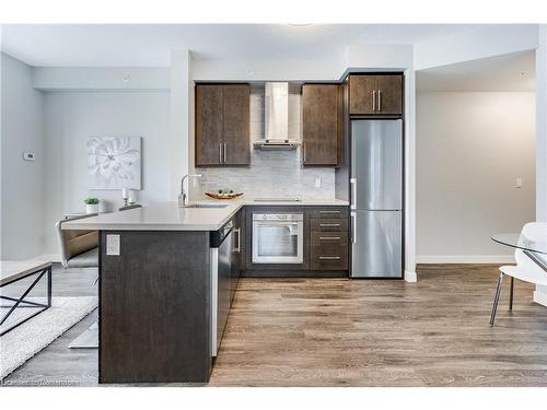 1808-2087 Fairview Street, Burlington, ON - Indoor Photo Showing Kitchen With Upgraded Kitchen