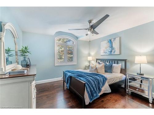 169 Orchard Drive, Ancaster, ON - Indoor Photo Showing Bedroom