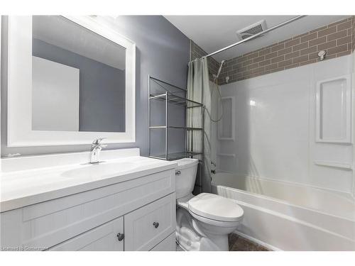 20-25 Britten Close, Hamilton, ON - Indoor Photo Showing Bathroom