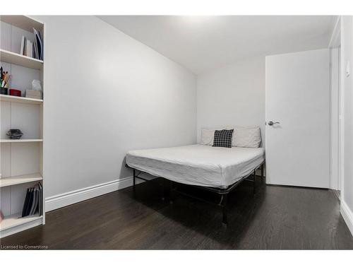 20-25 Britten Close, Hamilton, ON - Indoor Photo Showing Bedroom