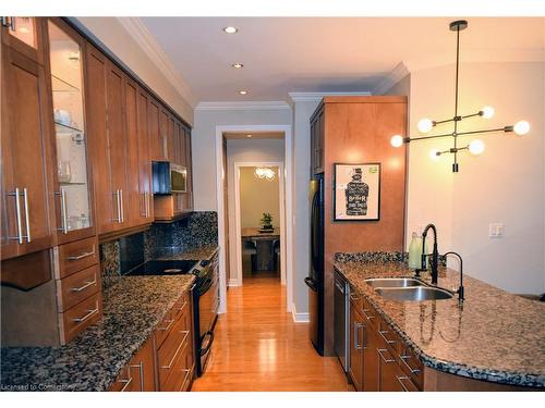 2295 Rochester Circle, Oakville, ON - Indoor Photo Showing Kitchen With Double Sink