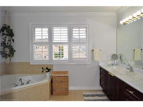 2295 Rochester Circle, Oakville, ON - Indoor Photo Showing Bathroom