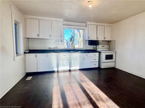 1 Queen St E, Langton, ON - Indoor Photo Showing Kitchen