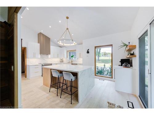 380 Parkside Drive, Waterdown, ON - Indoor Photo Showing Kitchen With Upgraded Kitchen