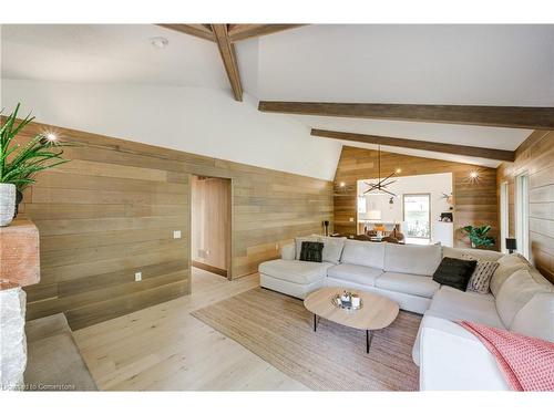 380 Parkside Drive, Waterdown, ON - Indoor Photo Showing Living Room