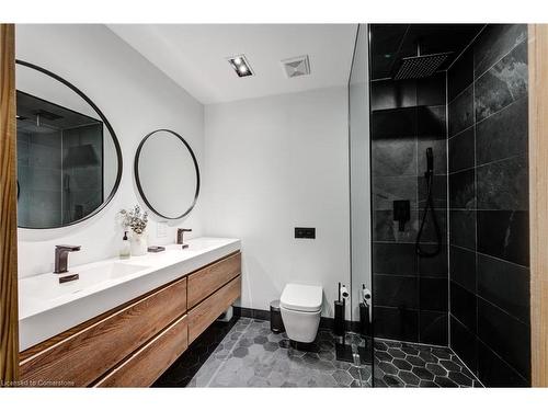 380 Parkside Drive, Waterdown, ON - Indoor Photo Showing Bathroom