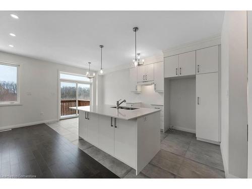 199 Alessio Drive, Hamilton, ON - Indoor Photo Showing Kitchen With Double Sink