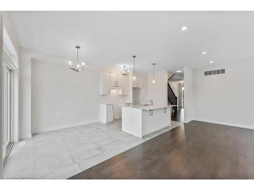 199 Alessio Drive, Hamilton, ON - Indoor Photo Showing Kitchen