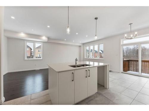 199 Alessio Drive, Hamilton, ON - Indoor Photo Showing Kitchen With Double Sink