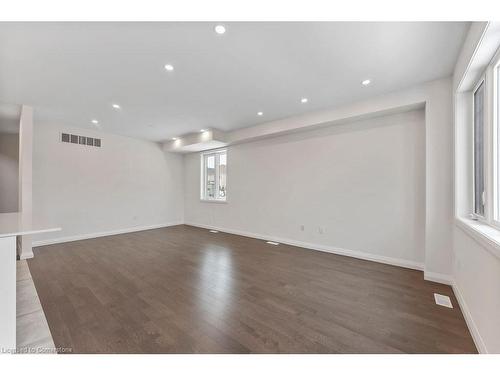 199 Alessio Drive, Hamilton, ON - Indoor Photo Showing Other Room