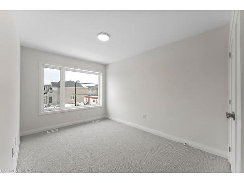 199 Alessio Drive, Hamilton, ON - Indoor Photo Showing Other Room