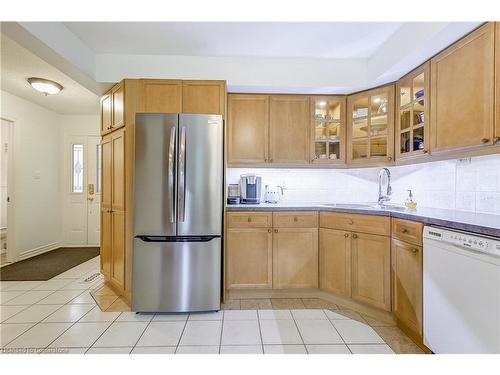 13-100 St Andrews Court, Hamilton, ON - Indoor Photo Showing Kitchen