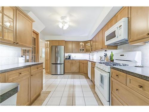 13-100 St Andrews Court, Hamilton, ON - Indoor Photo Showing Kitchen