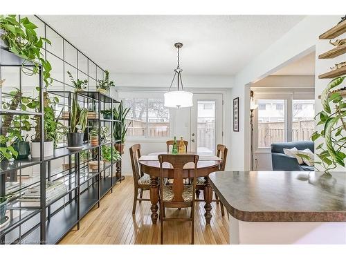 13-100 St Andrews Court, Hamilton, ON - Indoor Photo Showing Dining Room