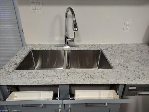 56 Edenvalley Place, Hamilton, ON - Indoor Photo Showing Kitchen