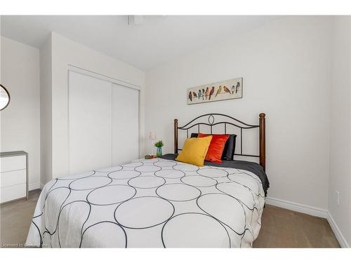 6-100 Beddoe Drive, Hamilton, ON - Indoor Photo Showing Bedroom