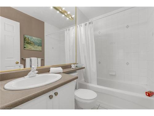 6-100 Beddoe Drive, Hamilton, ON - Indoor Photo Showing Bathroom