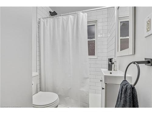 430 Brunswick Street, Hamilton, ON - Indoor Photo Showing Bathroom