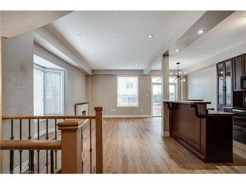 24 Marina Point Crescent, Hamilton, ON - Indoor Photo Showing Kitchen