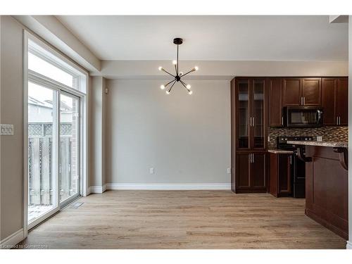 24 Marina Point Crescent, Hamilton, ON - Indoor Photo Showing Kitchen