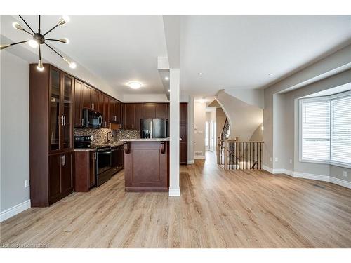 24 Marina Point Crescent, Hamilton, ON - Indoor Photo Showing Kitchen With Upgraded Kitchen