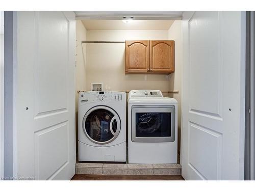 24 Marina Point Crescent, Hamilton, ON - Indoor Photo Showing Laundry Room