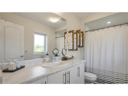 46 Hawick Crescent Crescent, Caledonia, ON - Indoor Photo Showing Bathroom