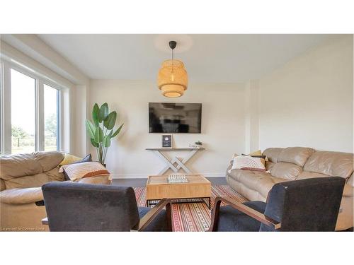 46 Hawick Crescent Crescent, Caledonia, ON - Indoor Photo Showing Living Room