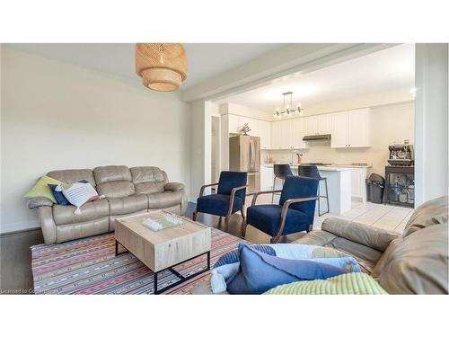 46 Hawick Crescent Crescent, Caledonia, ON - Indoor Photo Showing Living Room