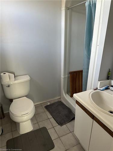 16-40 Grayrocks Avenue, Hamilton, ON - Indoor Photo Showing Bathroom