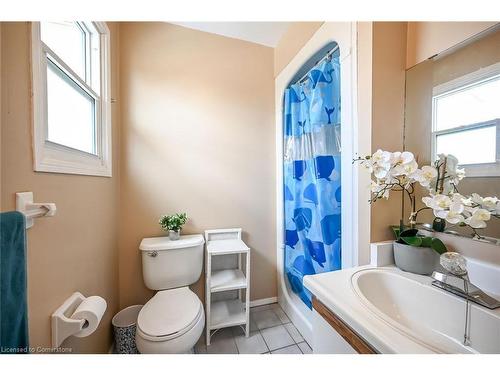 16-40 Grayrocks Avenue, Hamilton, ON - Indoor Photo Showing Bathroom