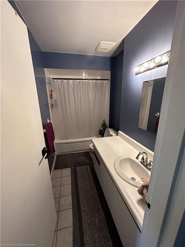 16-40 Grayrocks Avenue, Hamilton, ON - Indoor Photo Showing Bathroom