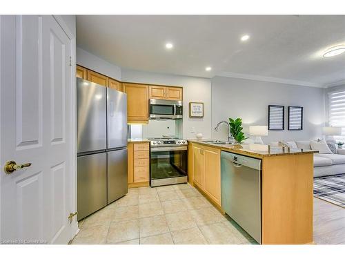 101-40 Old Mill Road, Oakville, ON - Indoor Photo Showing Kitchen With Double Sink