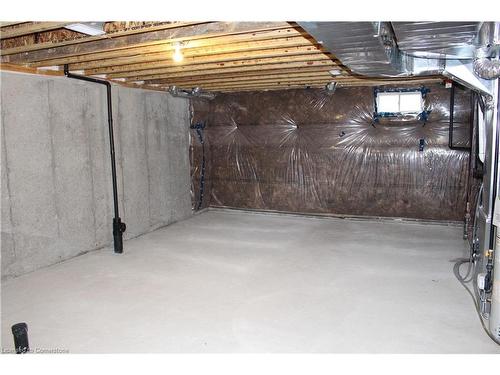 15 Lavender Road, Thorold, ON - Indoor Photo Showing Basement