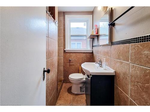 36 Mapes Avenue, Hamilton, ON - Indoor Photo Showing Bathroom