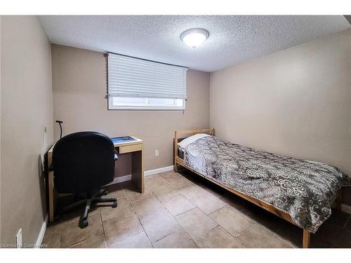 36 Mapes Avenue, Hamilton, ON - Indoor Photo Showing Bedroom