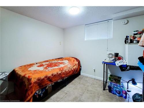 36 Mapes Avenue, Hamilton, ON - Indoor Photo Showing Bedroom