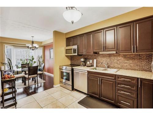 31-255 Mount Albion Road, Hamilton, ON - Indoor Photo Showing Kitchen With Double Sink