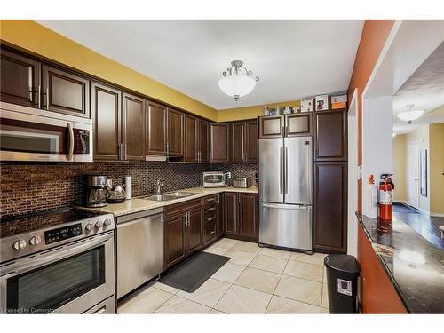 31-255 Mount Albion Road, Hamilton, ON - Indoor Photo Showing Kitchen With Double Sink