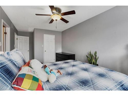 31-255 Mount Albion Road, Hamilton, ON - Indoor Photo Showing Bedroom