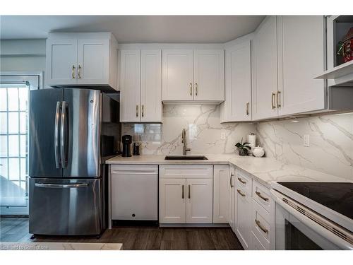 752 Beach Boulevard, Hamilton, ON - Indoor Photo Showing Kitchen With Upgraded Kitchen